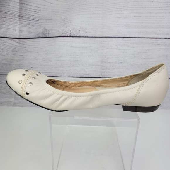 Michael Kors Leather Beige Studded Slip On Ballet Flats Size 6.5M - Picture 14 of 16